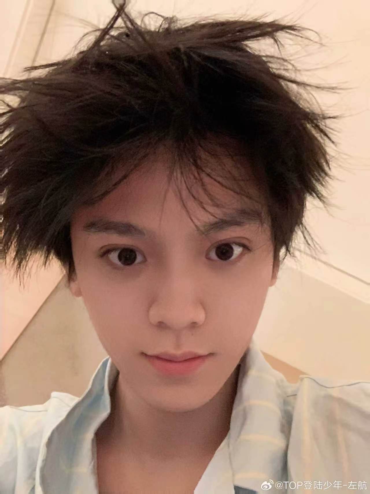 左航炸毛自拍  左航炸毛自拍，好可爱的航酱，我们明天演唱会见啦~ 
