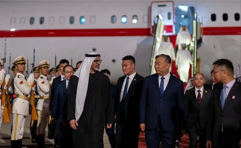 阿联酋对华签合作大单，中东站队彻底反转，美国靠不住已成定局


在中东这片乱地方