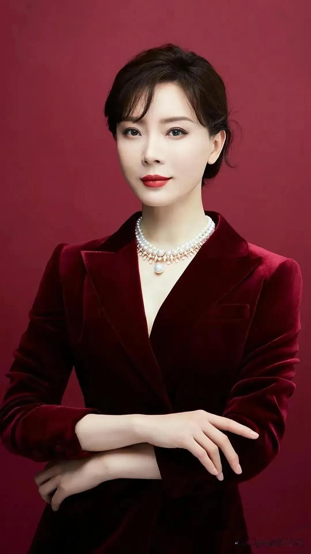 美丽大方的陈数
美丽大方的朱琳
美丽大方的许晴
美丽大方的颜丹妮
颜丹妮气质优雅
