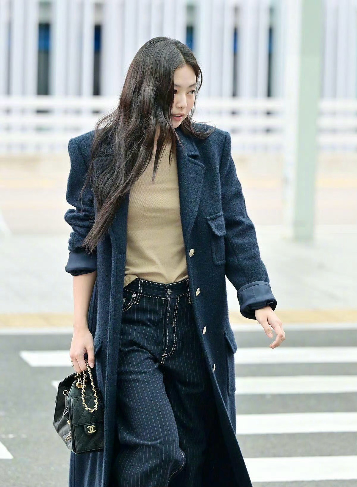 Jennie的出发图来了！[吃瓜][吃瓜][吃瓜]Jennie出发巴黎 Jenn
