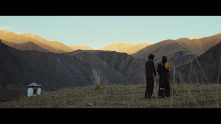 比情书先到的是遗书 白菊接替核对账单，旺姆默默拿信的瞬间💔，整个画面都透着悲伤