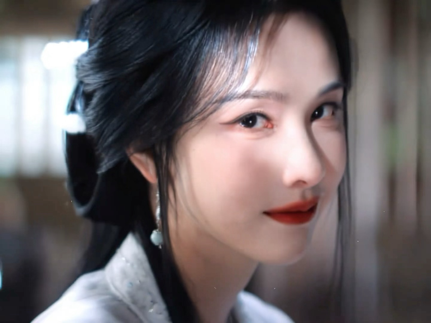 雾妄言：adj.伟大的，美丽的，可靠的，帅气的，沉稳的，稳重的，成熟的，谦卑的，