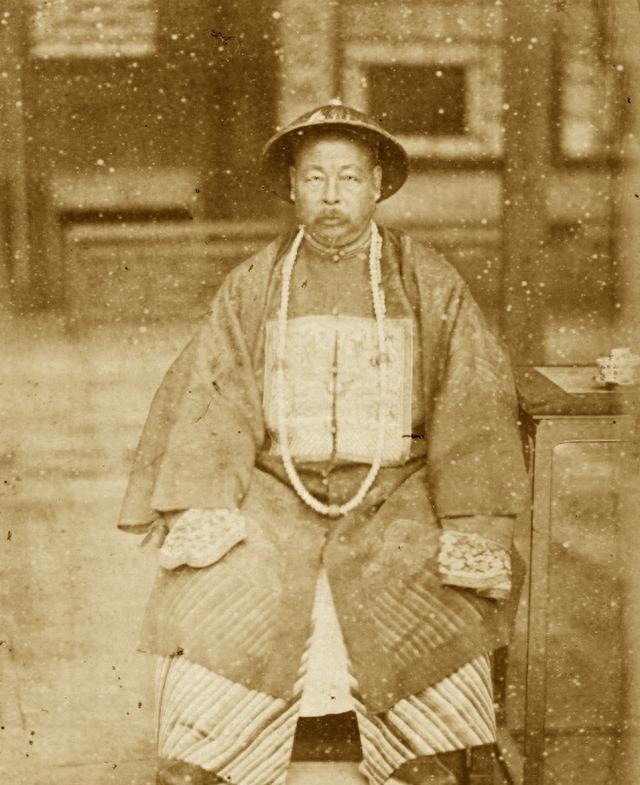 左宗棠逝世后，慈禧为何落泪？墓地有专人守护，坟前十六字让人深思！
1875年5月