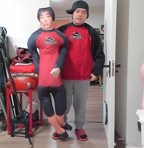 穿出门回头率绝对百分百，别人看穿搭是种草拔草，看他的穿搭我只顾着存表情包。请选择
