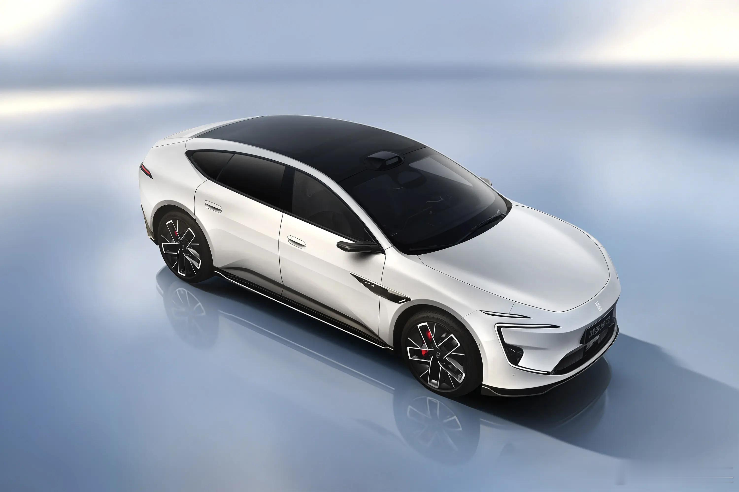 新款阿维塔12这波是真的把豪华轿车的标配门槛拉到新高度了现在不少豪华车总爱搞低配