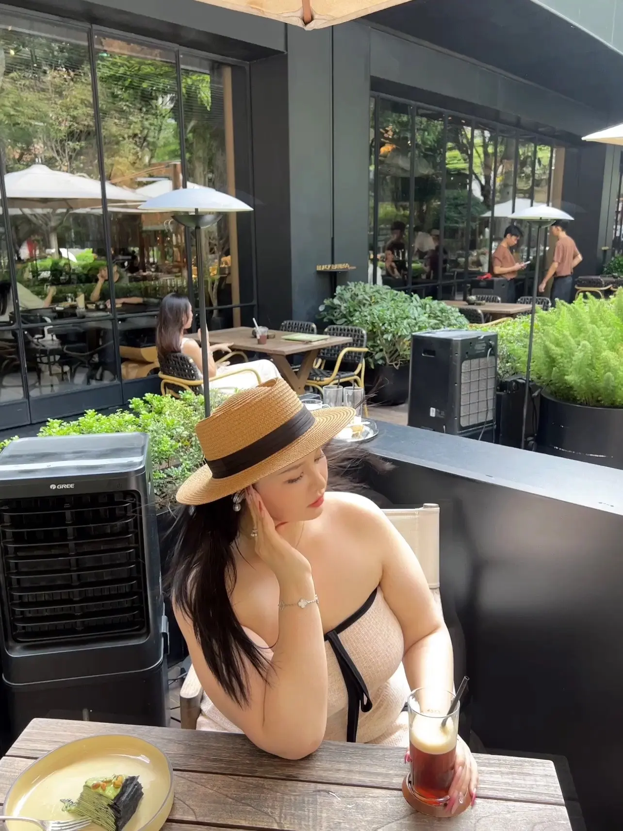 生活当然不会一帆风顺 它会转弯 然后幸福