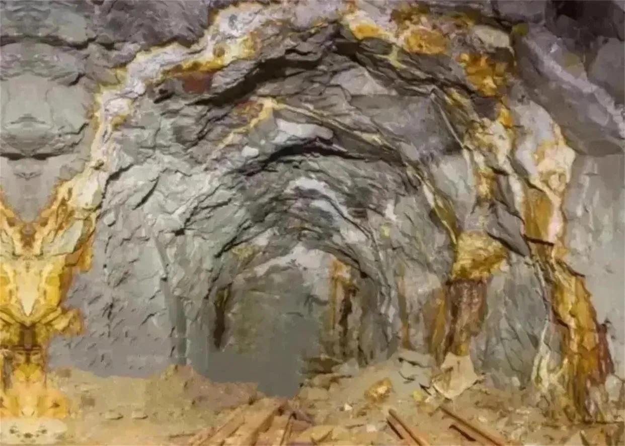 【沙特又发现了长达125公里的超级金矿？相当于从北京到天津的路长】
近日沙特又新