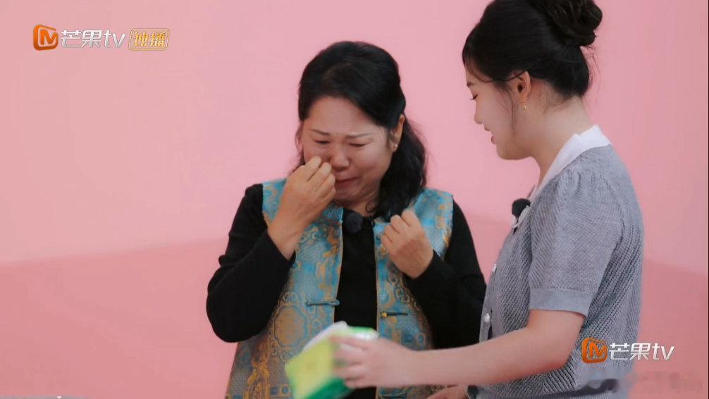 张家齐问妈妈在脑补啥张家齐看妈妈哭的反应妈妈哭着说想在她那儿得到安慰，她说“你分
