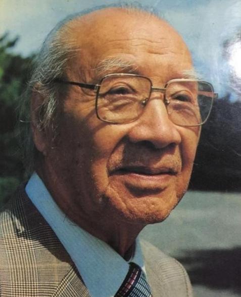 1910年，15岁的“民国大师”哄骗恩师家丫囊怀了孕并致死，之后又趁恩师出远门，