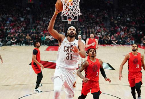 西部排名又乱了：快船高歌猛进，火箭坐收好礼，4队排名互换

有些夜晚，看完比分表