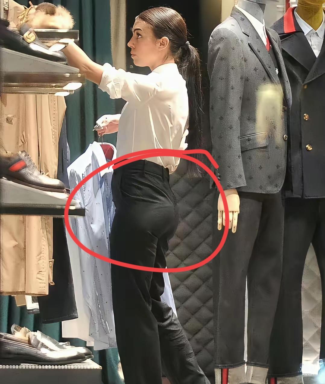 C罗的审美，真的有点不敢恭维！
真的搞不懂，他为何会看上乔治娜，论颜值和气质，与