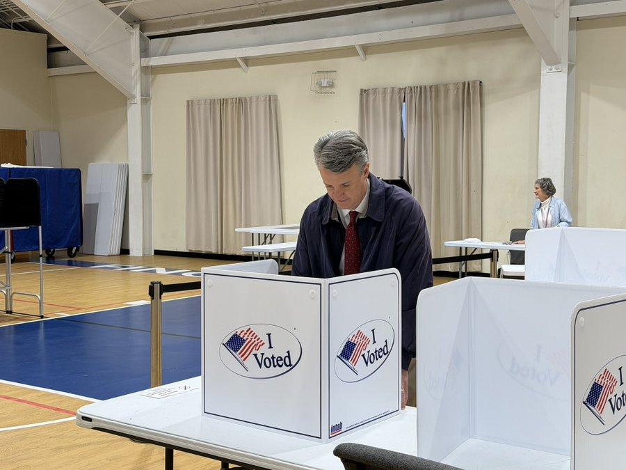 弗吉尼亚一夜变天！选区重划公投过关，民主党将新增4席或直逼众议院控制权

202