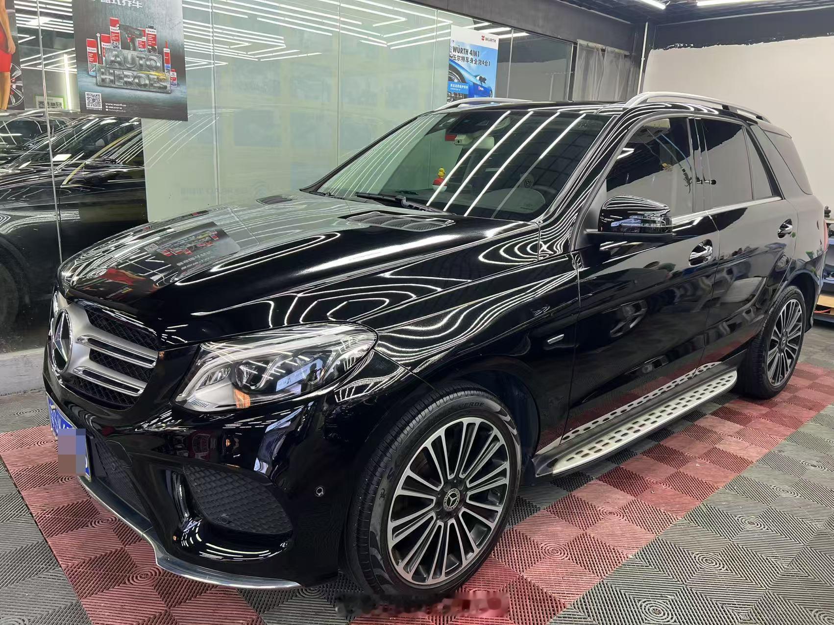 年底把 GLE 送去里外大清洗，顺便做车衣护理自从买了银河 E5，这车就没人开了