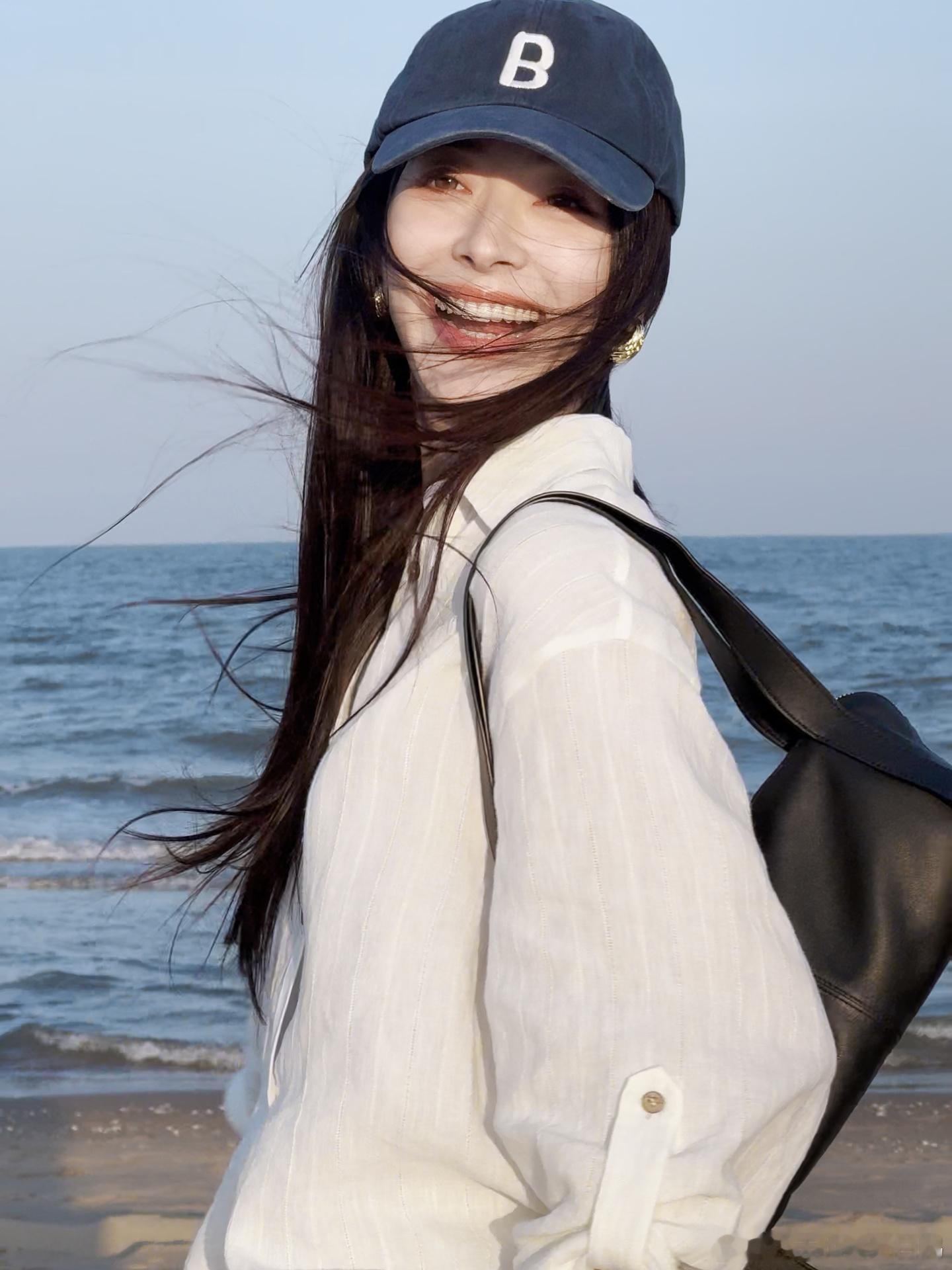 海边的秋千，是风和自由的具像化🌊睡前再发一组喜欢的蓝调时刻！晚安啦～ ​​​
