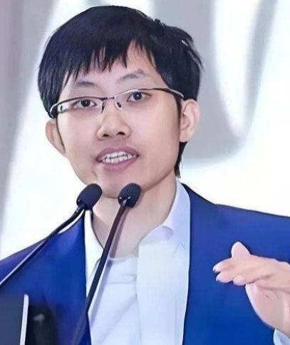 梁文锋戳破真相：中美 AI 差的不是一两年，是 “原创” 和 “模仿” 的鸿沟！