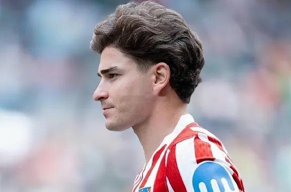 电讯报：无法复刻去年重金引援模式，枪手想买小 蛛得先卖人4月28日讯 据《每日电