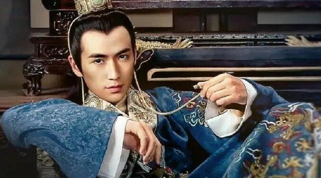 在明朝皇宫里，一场突如其来的哭闹打破了平静，明成祖面对妹妹的指责，表面上安慰却暗