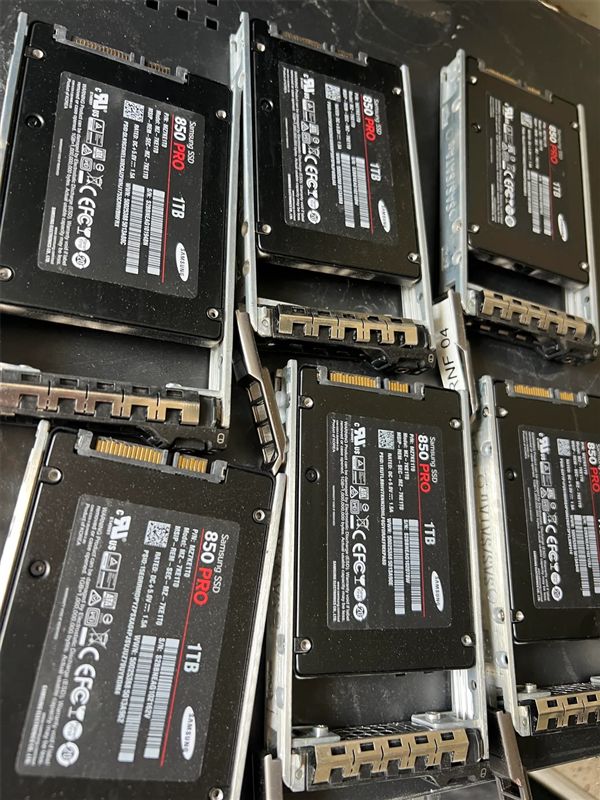 捡来的便宜！翻垃圾找到6TB SSD：六块1TB的三星850
