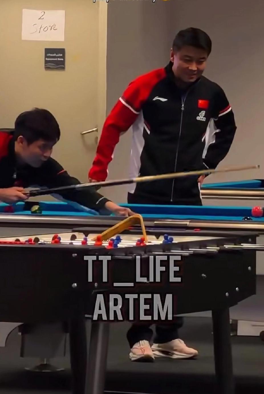 国乒男队赛后团建！王皓带娃打台球太欢乐了
 
多哈挑战赛夺冠后的国乒男队，原来私