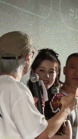 周星驰不再依赖迪丽热巴算长大吗下回买热搜别这么吓人好不好我还以为周星驰和热巴有绯