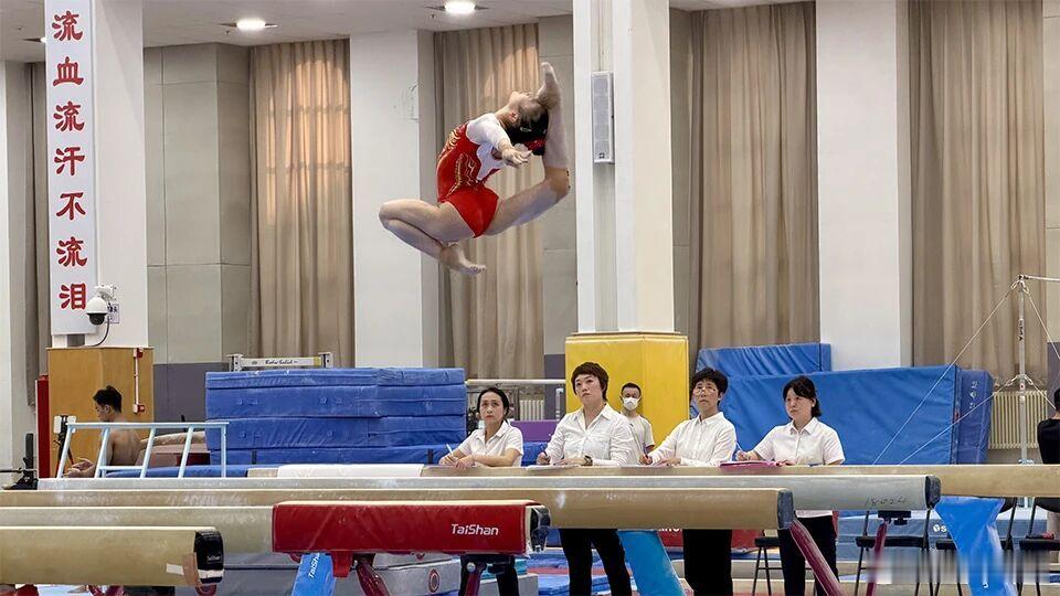 体操柯沁沁 存一张打脑袋结环👏 