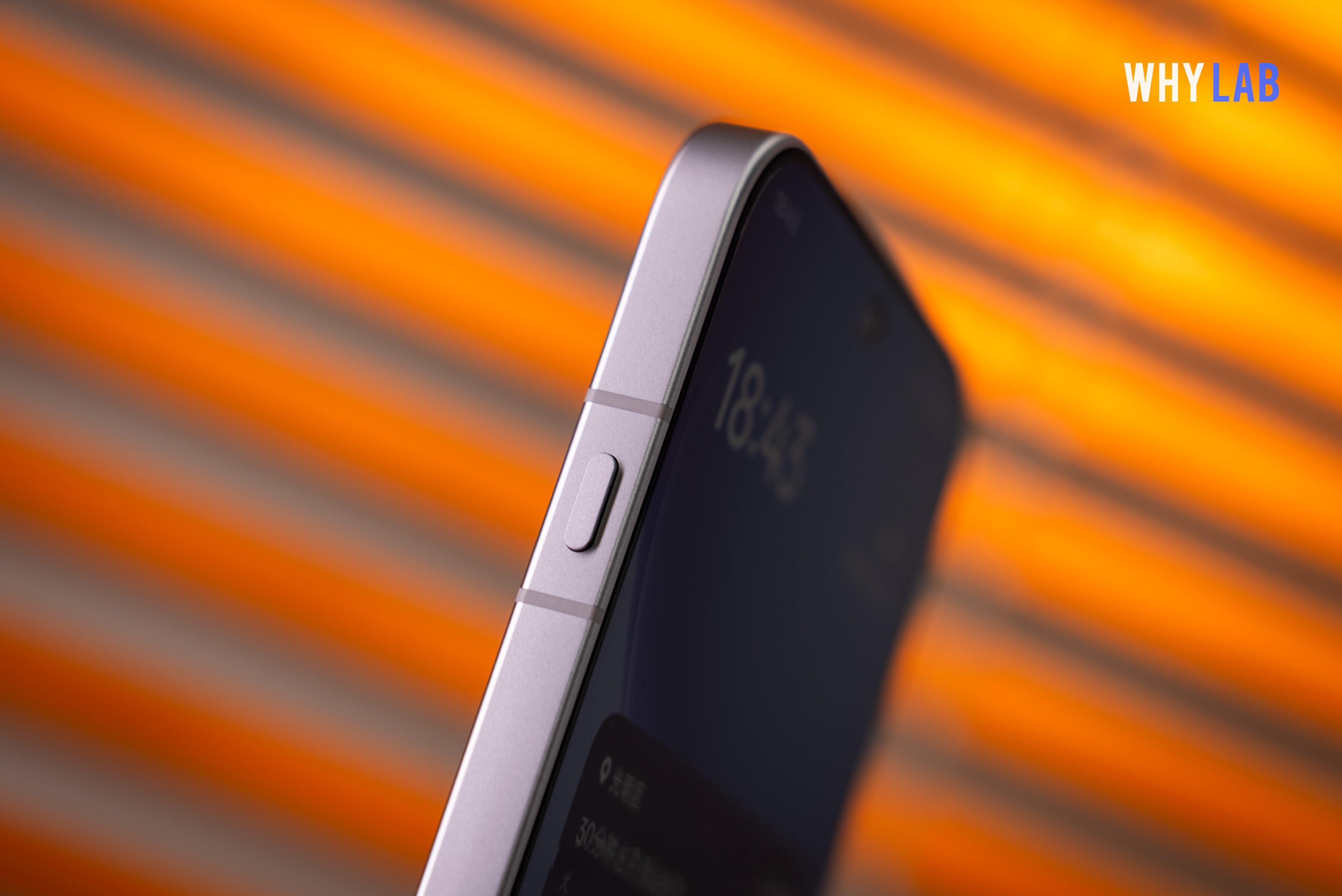 WHYLAB图赏OPPO Reno16 Pro 真机上手，后盖是行业首创 3D 