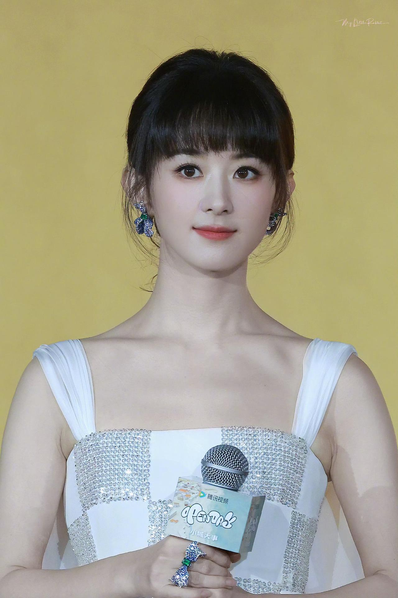 赵丽颖齐刘海造型封神！一眼穿越明兰碧瑶尹新月，青春回忆杀拉满！！！
 

不得不