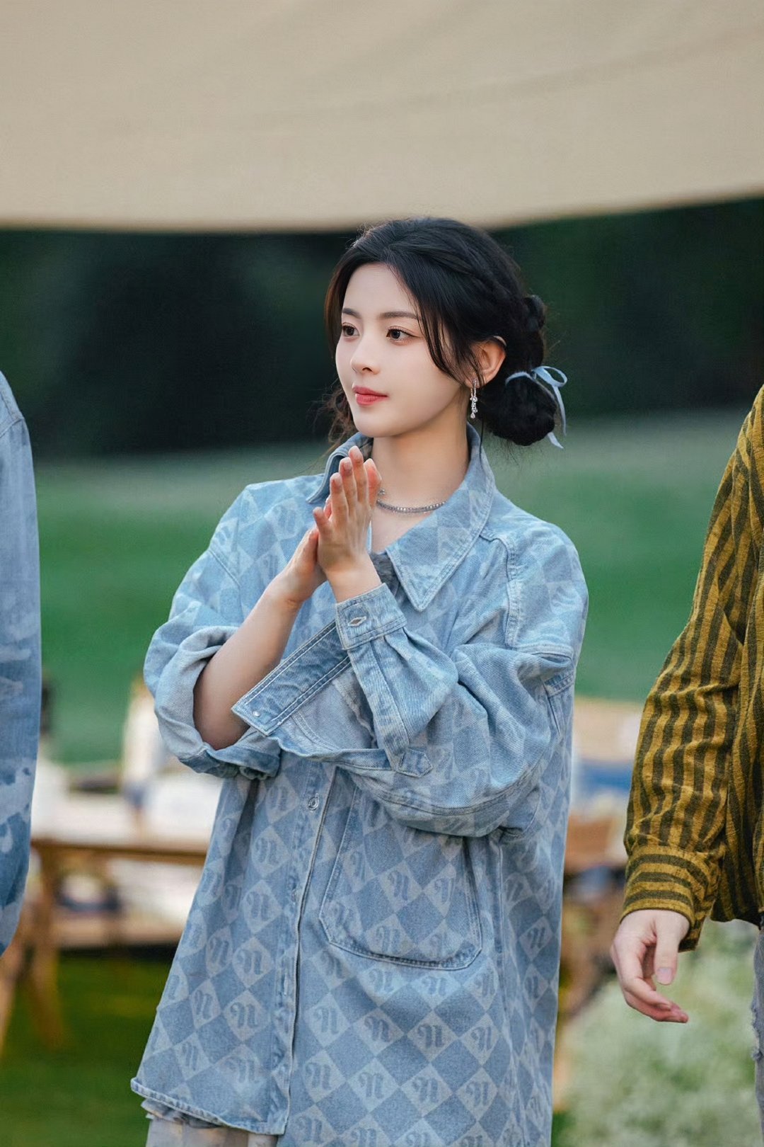 #杨超越[超话]#ycy#杨超越七时吉祥# ycy#杨超越祥云# 太阳遗落在云间