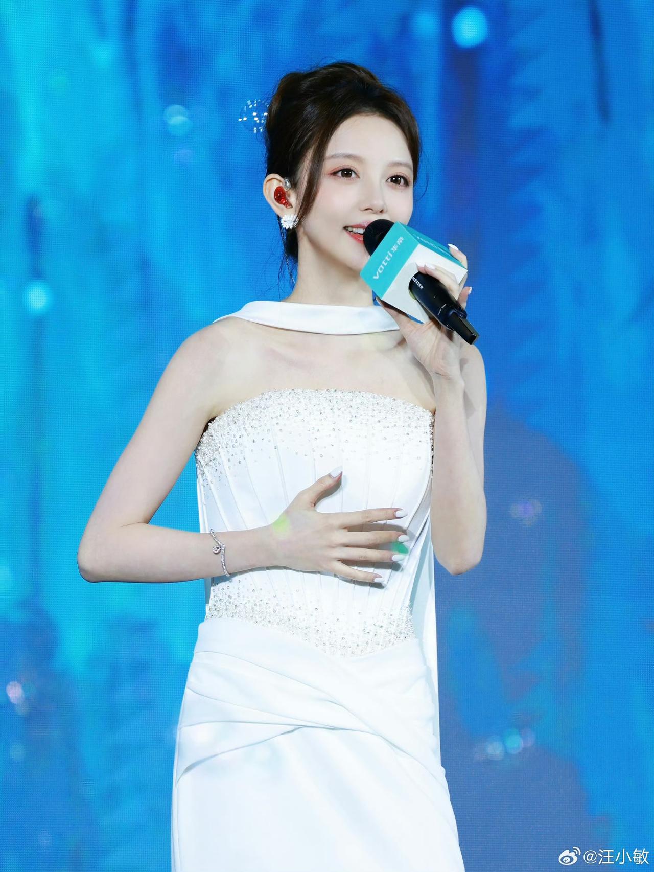 小敏越来越好美[飞吻]
汪小敏 娱乐