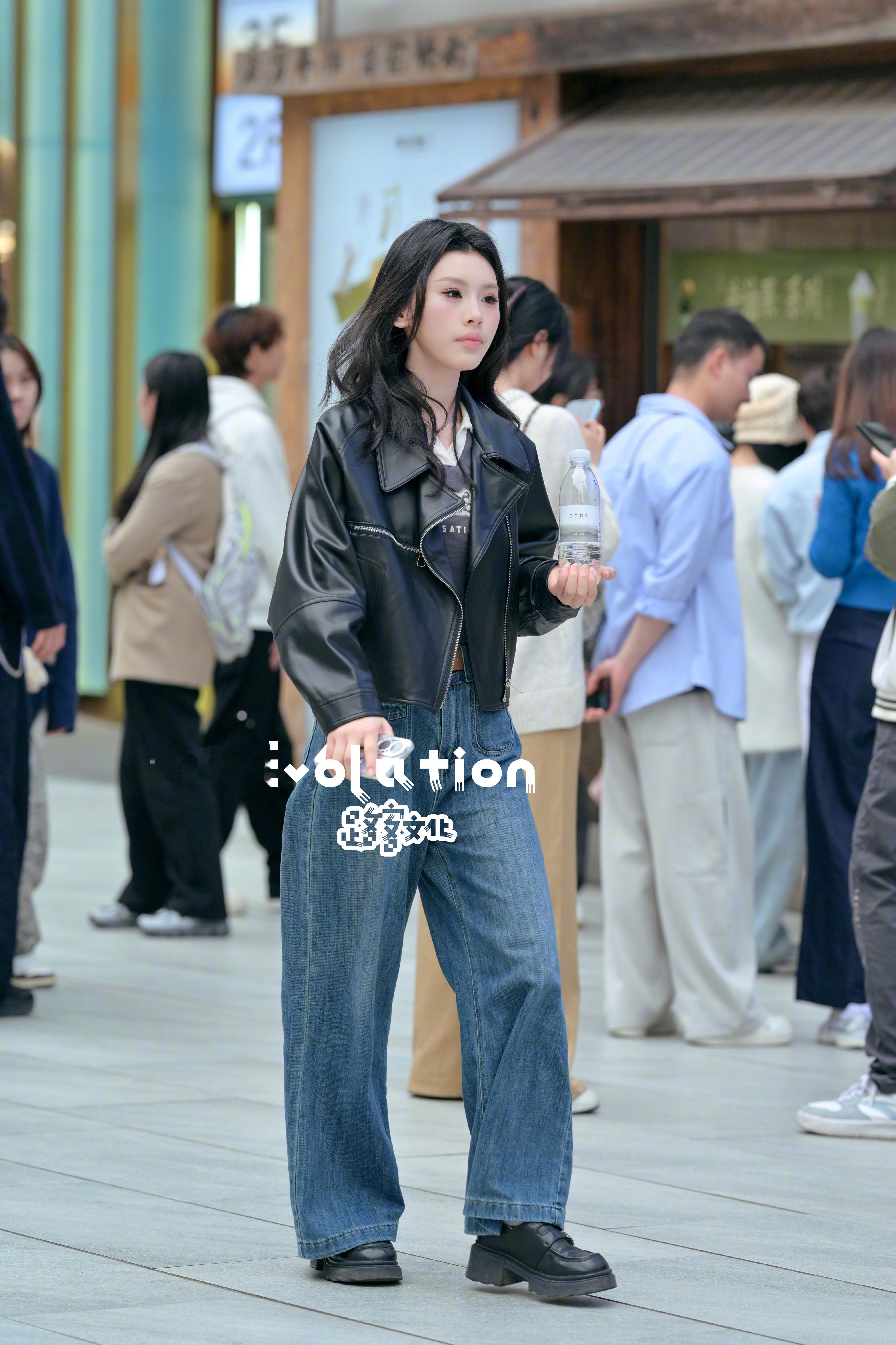 牛仔裤 皮夹克 春季主流 