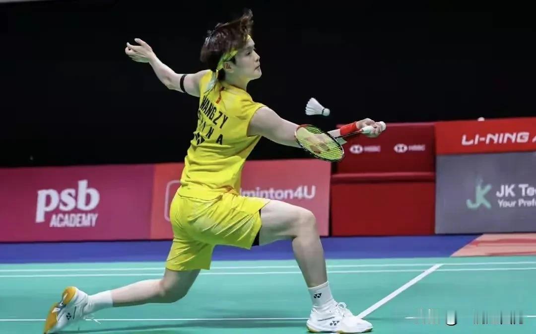 新加坡羽毛球公开赛两场女单半决赛战罢，日本的山口茜击败王祉怡，终结了交手六连败，