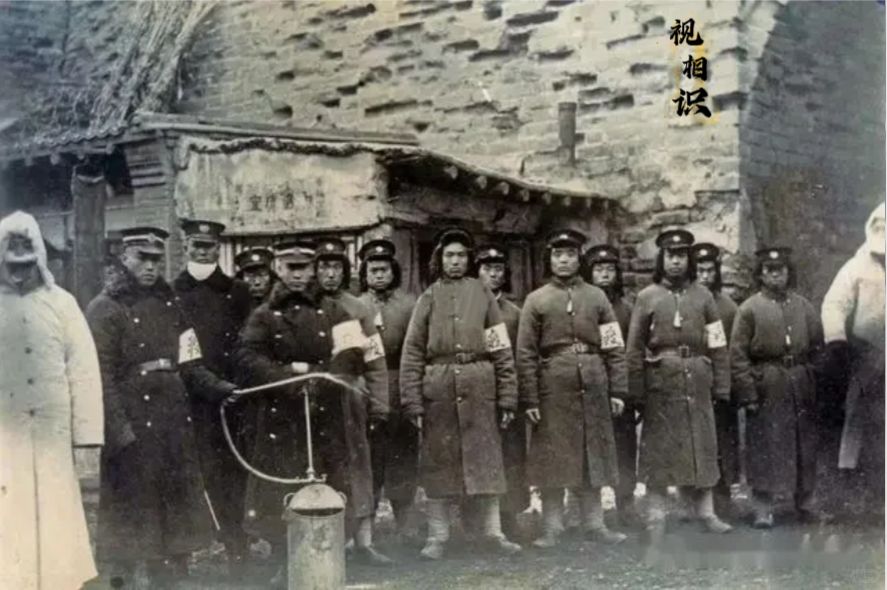 1931年，“九一八事变”爆发时，东北军奉行“不抵抗”命令，只有沈阳警察进行了抵...
