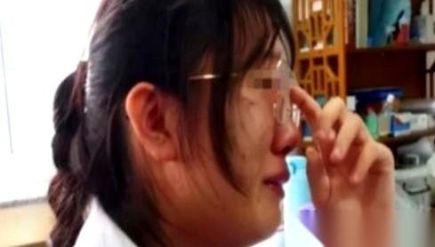 福建那起高考分数案，堪称年度大戏。
女儿跟家里报喜，说考了586分，上重点大学稳