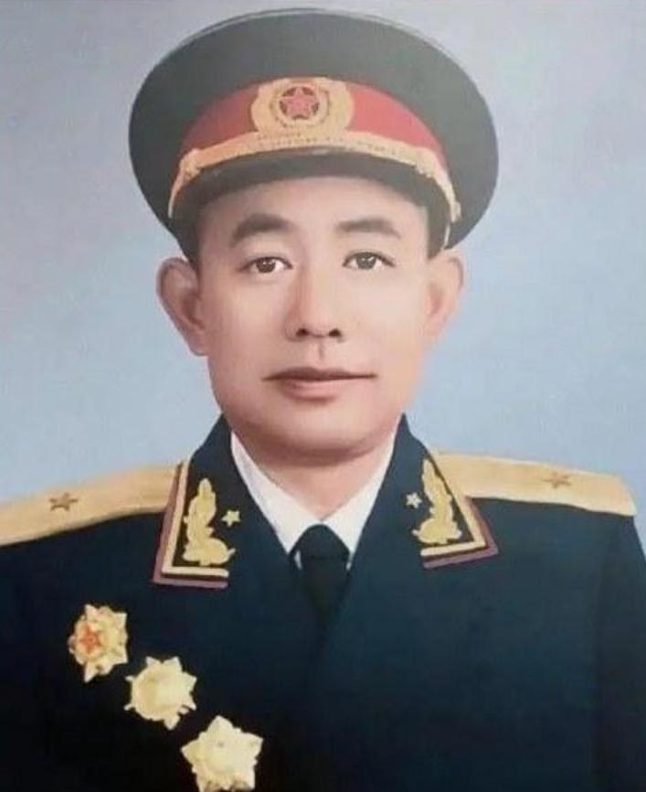 1951年，志愿军师长黄朝天违抗军令，率9000残兵掉头杀向3万美军，13天后李