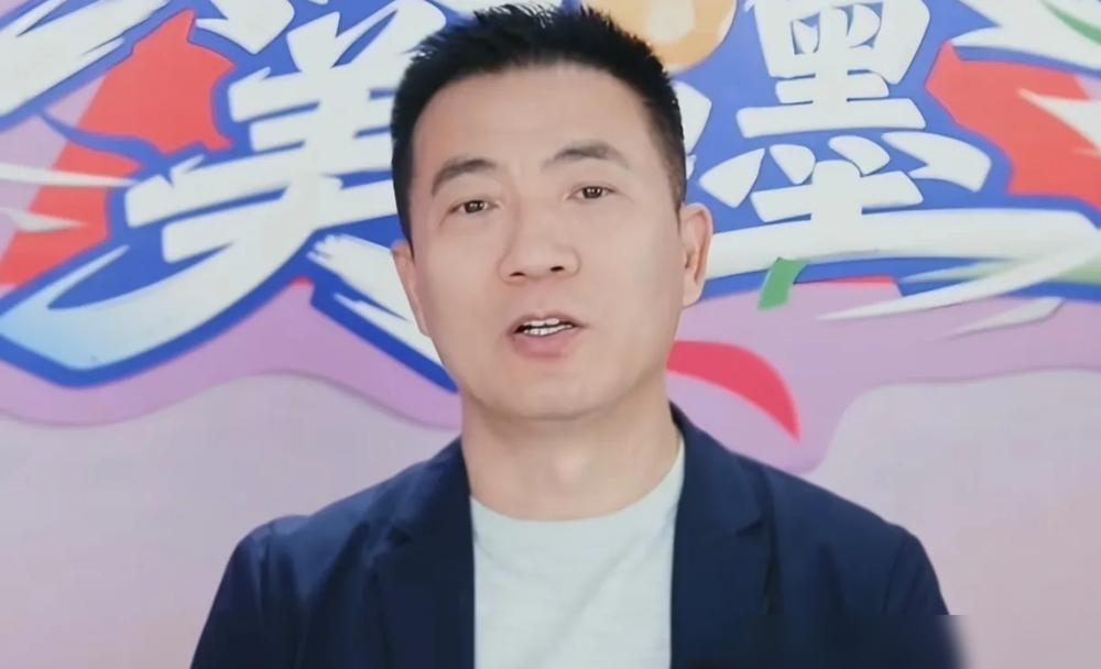 一赢球，什么问题都不是问题了！
德尚回应上半场保守，理由让人不服。
他说对手