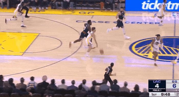 该不该开心？波杰姆伤退了……
在今天NBA季前赛勇士对阵快船的首节比赛中，波杰姆