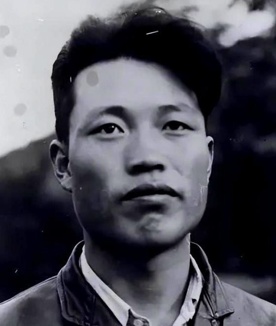 1953年，一位年仅21岁的朝鲜飞行员，驾驶着当时全球最尖端的战斗机叛逃至美国，
