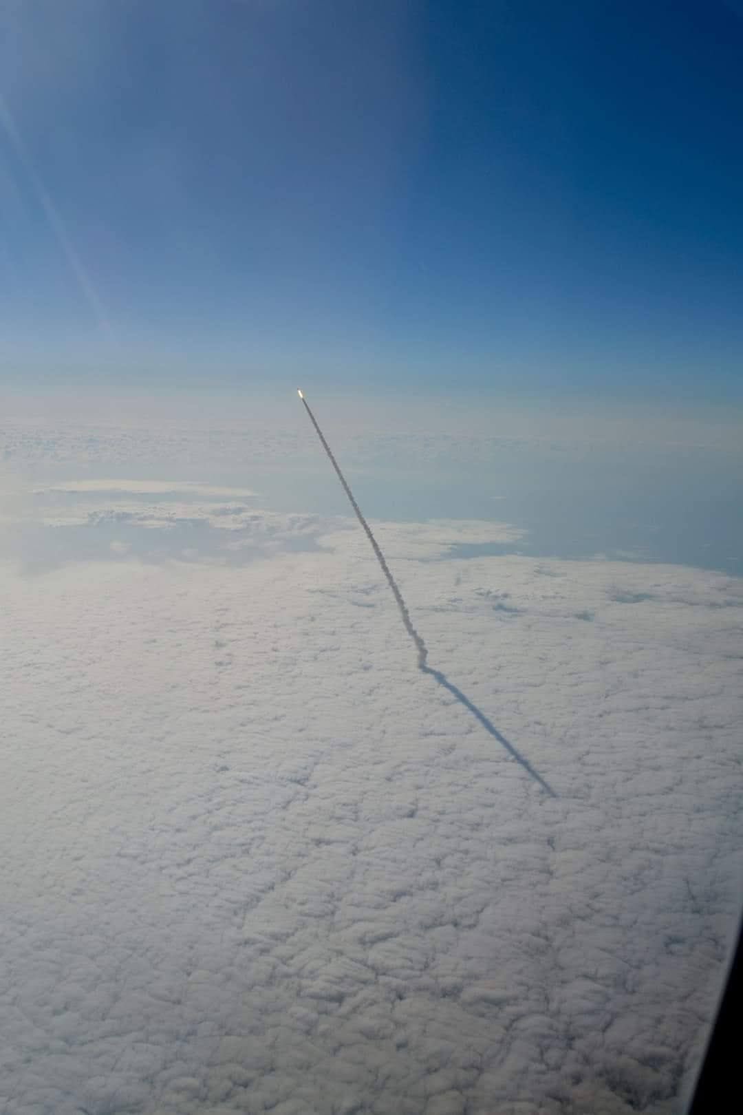 从太空看火箭发射 