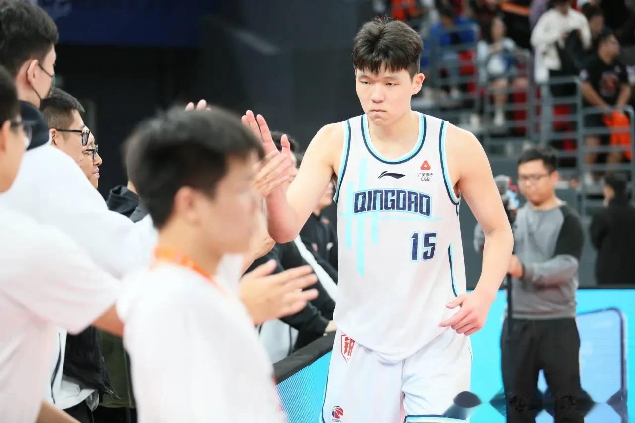 CBA常规赛，四川97-115青岛，不得不承认的2个事实

1.杨瀚森依旧稳定发