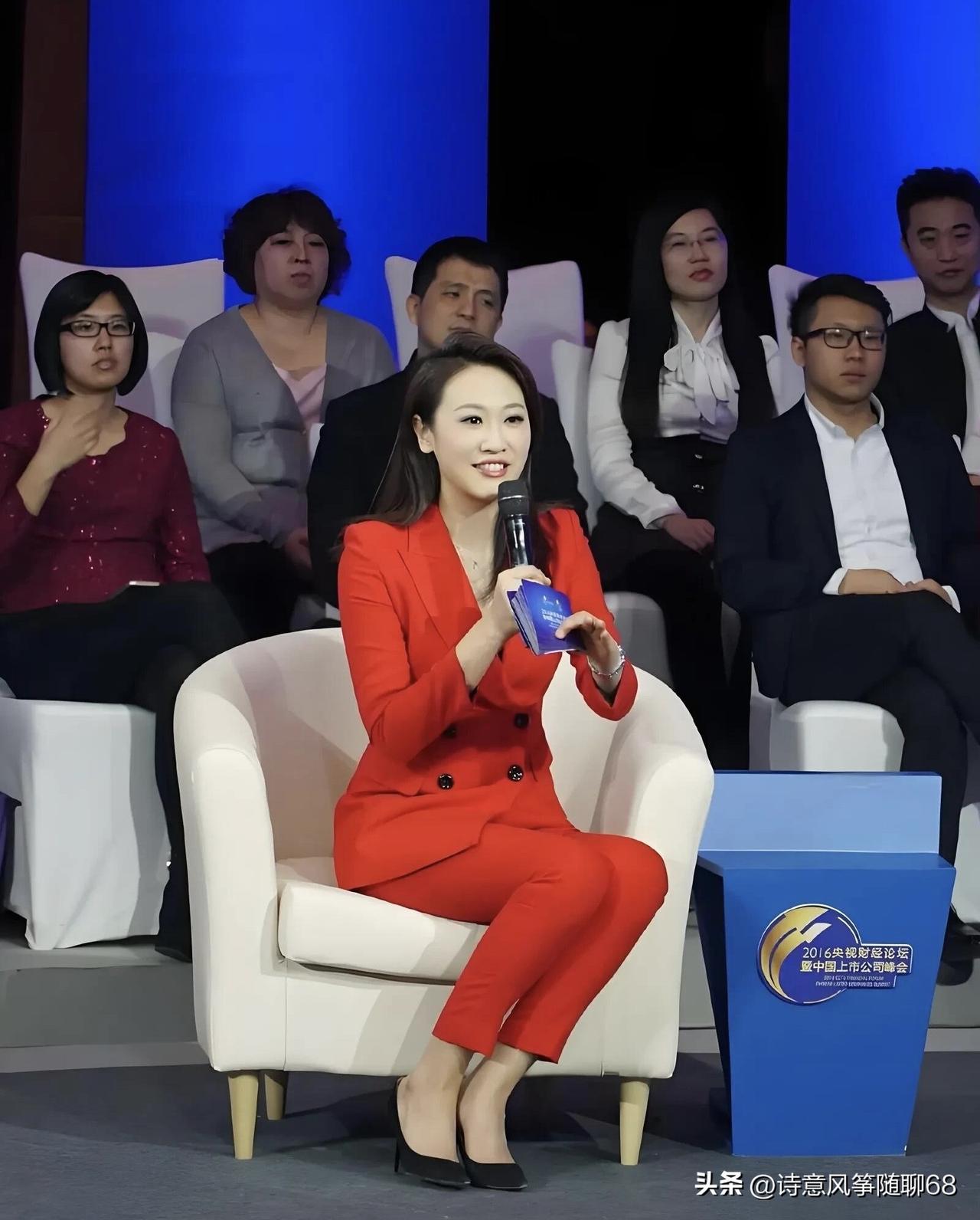 她身高169，是女主持人里个子比较高挑的一个，长相不算特别美，但她口齿伶俐，主持