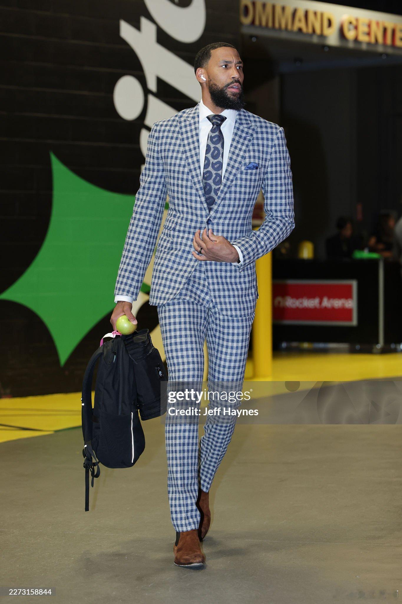 MFFL 来自Marc Stein的消息。坦普尔将加入梅的教练组，成为达拉斯的助