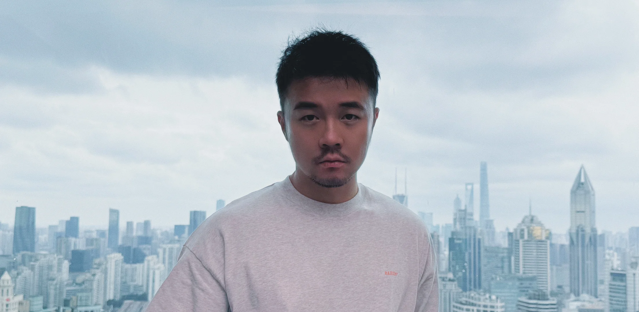 上海还是阴天比较好看吧