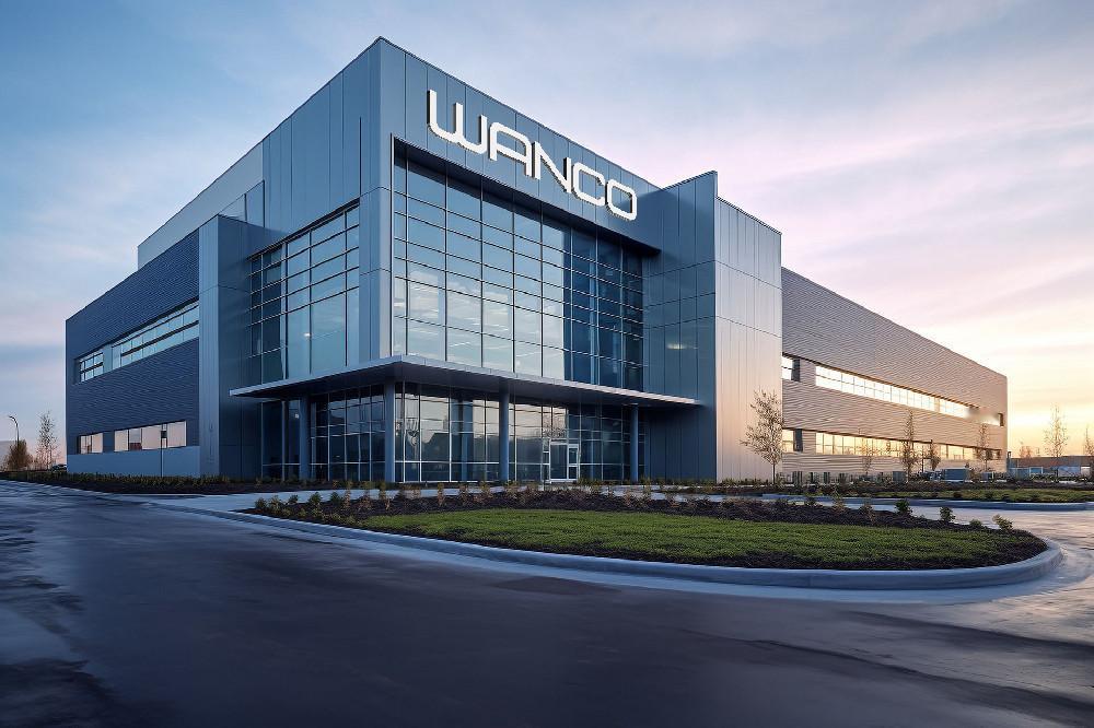 中国企业在海外设厂前景一片光明。近年来，出海势头正猛，像在印尼，它资源丰富、市场