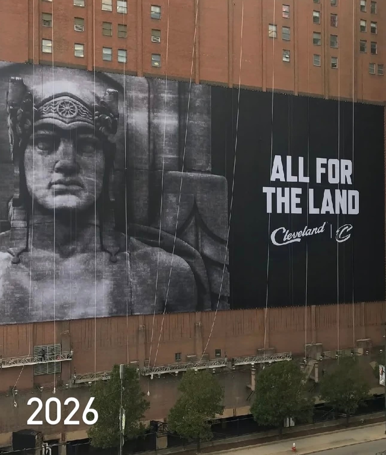 篮天下 克利夫兰市的标志性海报变化！Images via gunlerden 孙