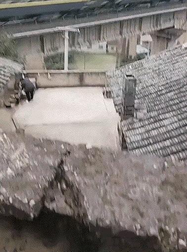 是先有的这户人家，还是先有的这条铁路？这虽然是个很简单的问题，但是却反映了一个更