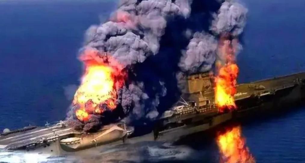 开火！22号伊朗发起炮击！
 
一艘集装箱船在阿曼东北海域正常航行，却被伊朗革命