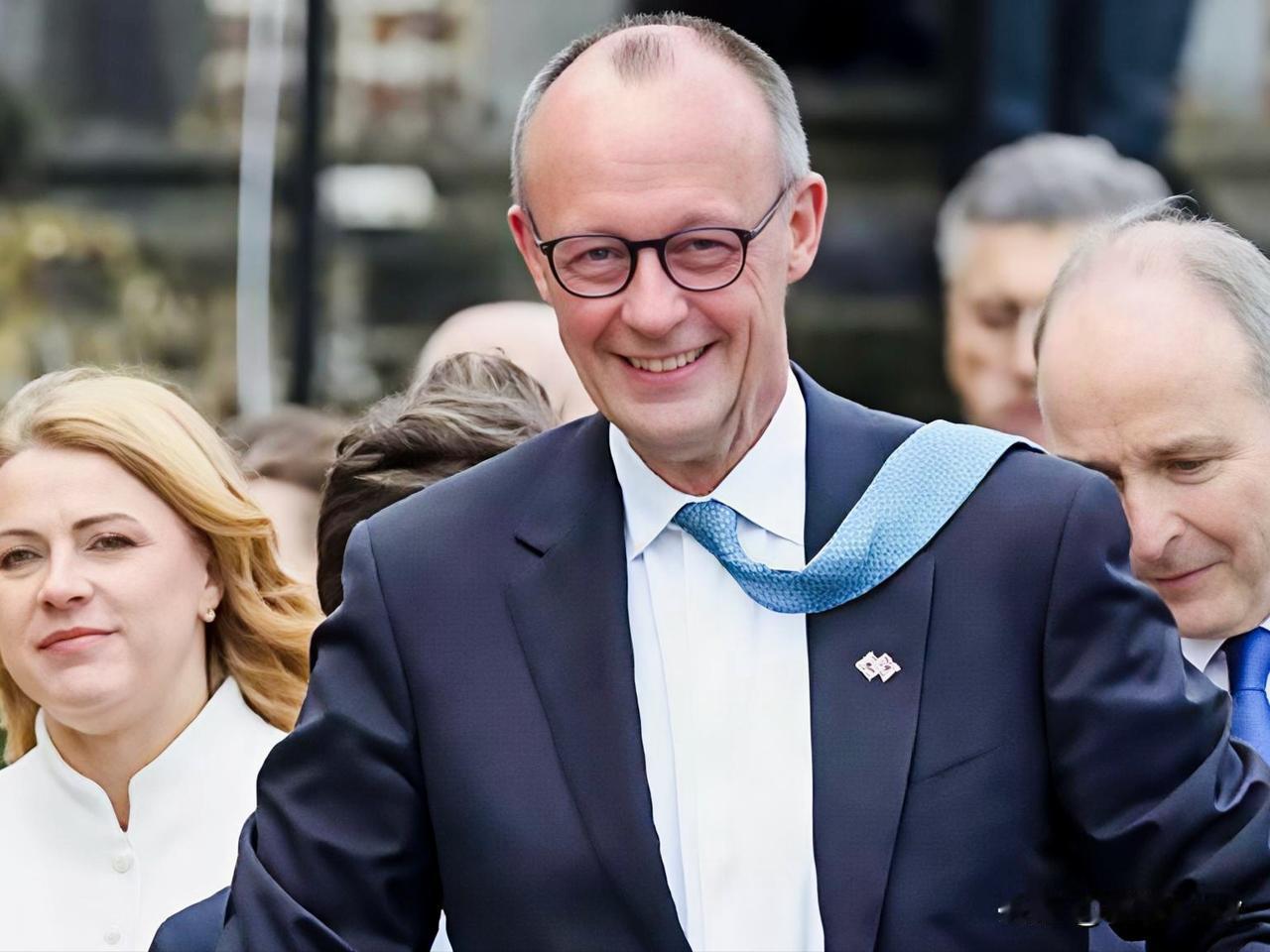 默茨总理在北京说，德国和中国是“世界三大工业化国家中的两个”，他声称，这是两国的