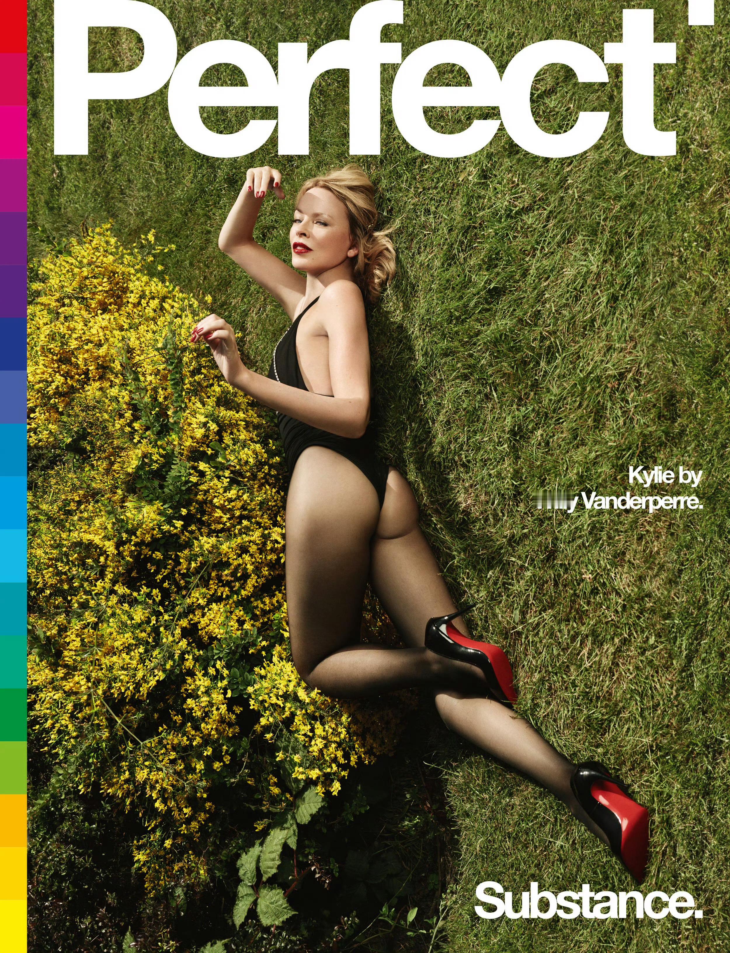 见安妮，我模仿了19张经典的封面。制作成《runway》还有这张。 我穿成一样的