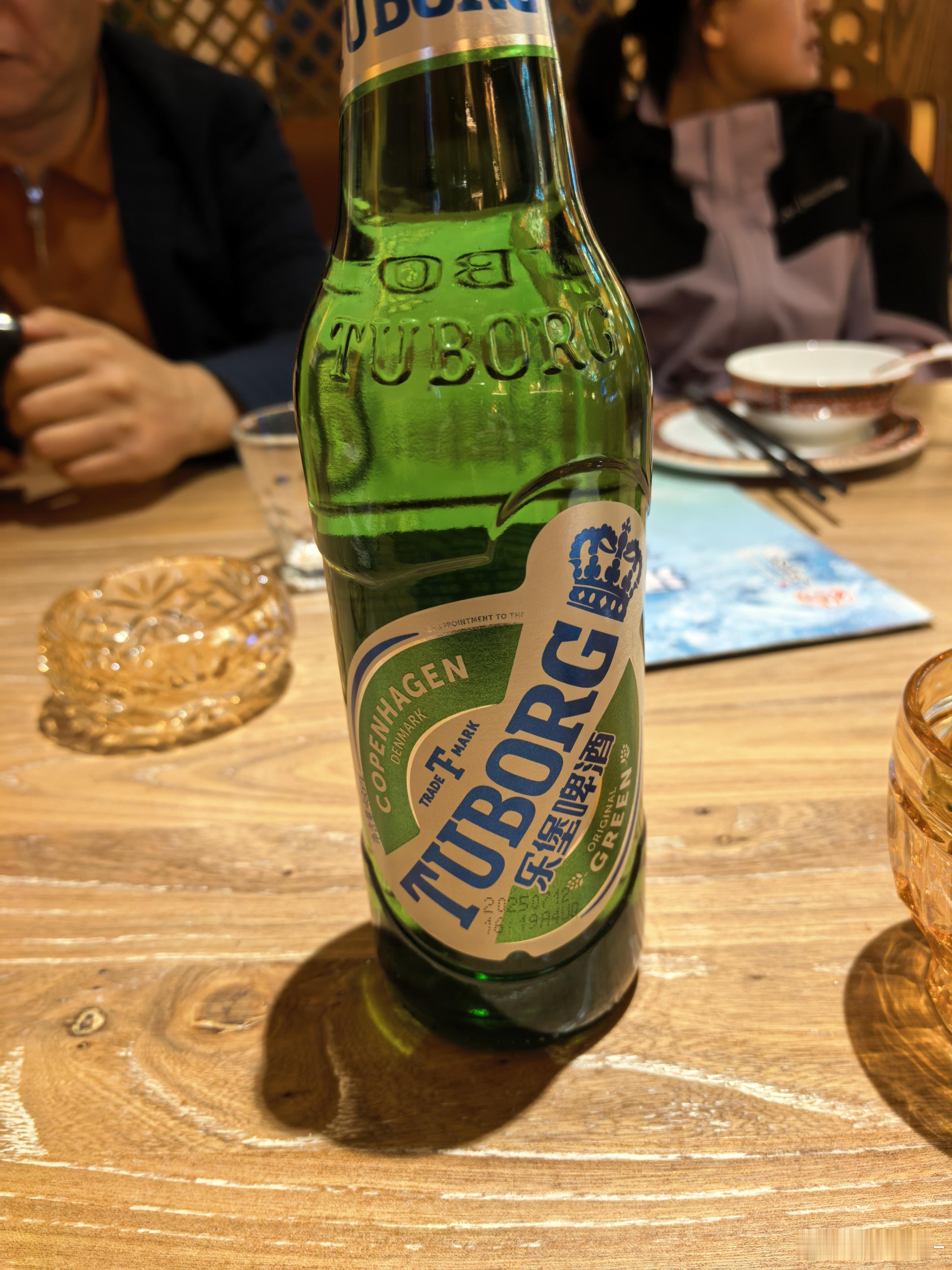 细节决定成败，新疆菜，发现洗手间特意准备了呕吐池，不喝多了不实在[哈哈]  ​​
