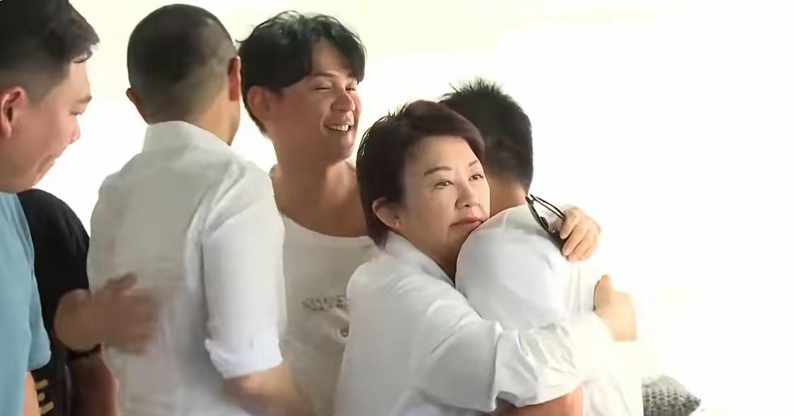 国民党议员绝食抗议"反毒油" 卢秀燕北上探视打气

台北市长蒋万安号召"725上
